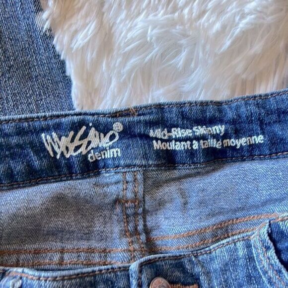 Mossimo Cropped Distressed Bleach Spattered Mid-rise Skinny Jeans 12 - Picture 9 of 11